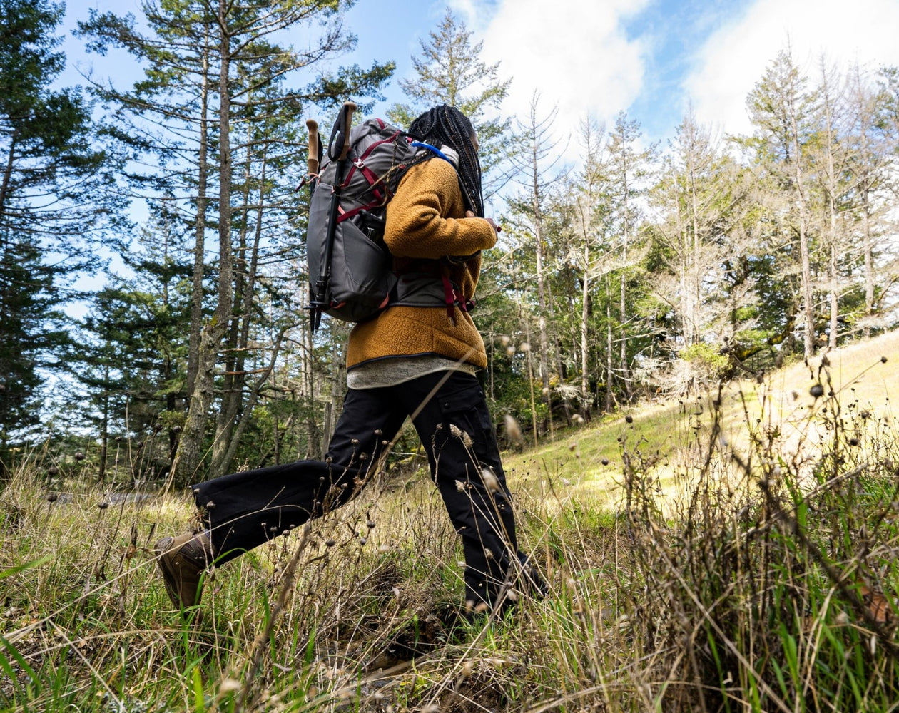 Running water outlet bottle backpack